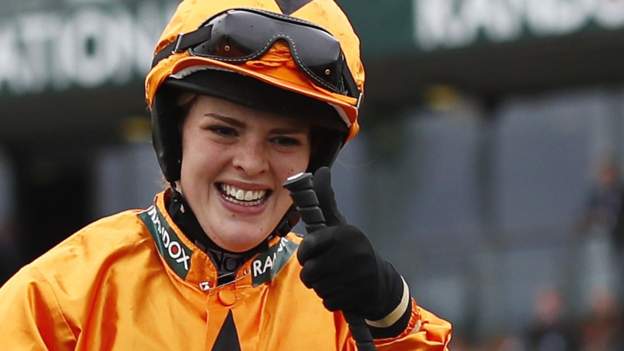 Aintree 2017 Lizzie Kelly Guides Tea For Two To Victory Bbc Sport 
