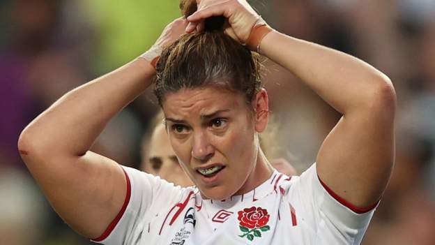 <div>Rugby World Cup final: Captain Sarah Hunter says England are 'hurting' after agonising defeat</div>