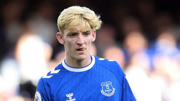 Anthony Gordon: Chelsea have £40m bid for Everton forward rejected