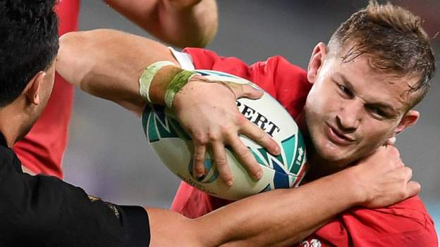 Hallam Amos: Cardiff and Wales wing to retire at 27 to pursue medical career
