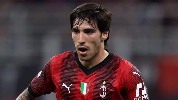 Sandro Tonali: Newcastle United are close to signing Italy midfielder from AC Milan