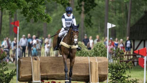 Collett wins third five-star event on London 52
