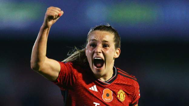 Brighton 2-2 Manchester United: Rachel Williams' injury-time goal earns Man Utd point at Brighton