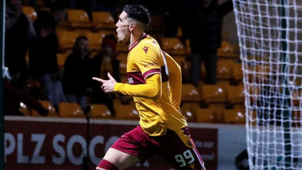 Motherwell 3-3 Dundee: Connor Wilkinson snatches point in stoppage time