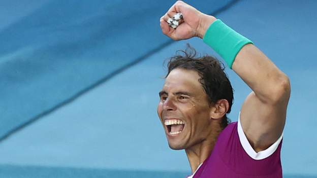 Australian Open: Rafael Nadal beats Denis Shapovalov in five sets to reach semi-finals - BBC Sport