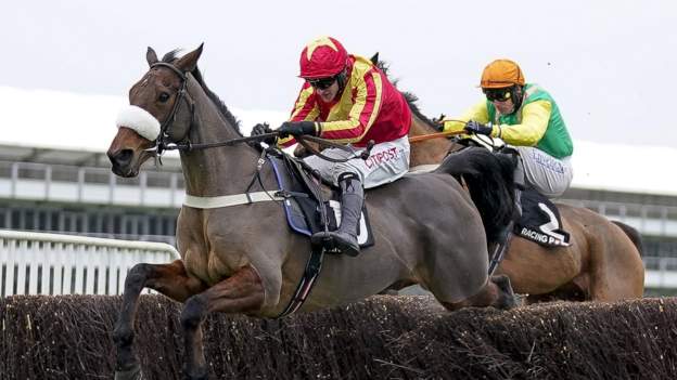 Coole Cody wins Racing Post Gold Cup at Cheltenham