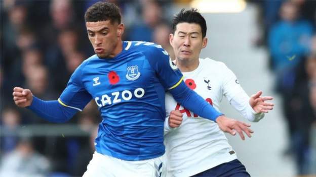 Everton 0-0 Tottenham Hotspur: Mason Holgate sent off in stalemate