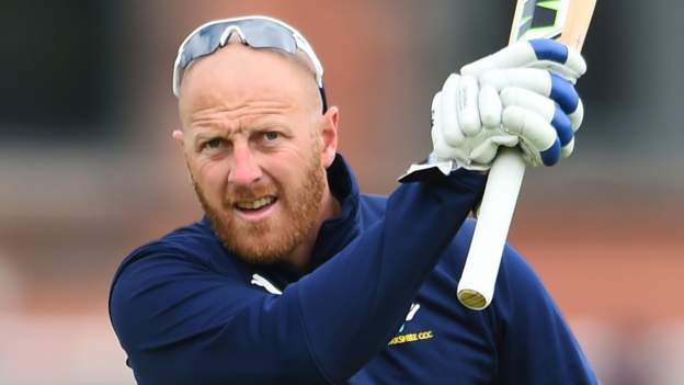 Yorkshire agree compensation with Gale and Pyrah