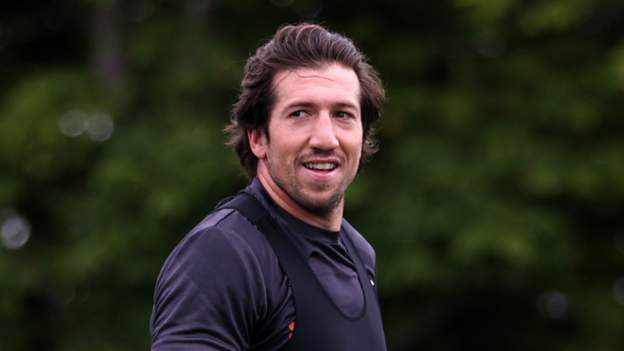 Justin Tipuric: Ospreys and Wales flanker makes injury return after long lay-off