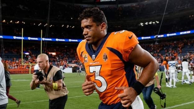 Russell Wilson leaves Broncos loss to Chiefs after frightening blow to his  head