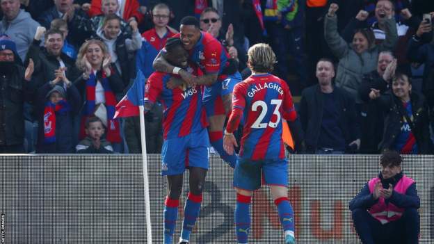 Crystal Palace 4-0 Everton: Eagles fly past Toffees to reach FA Cup last four
