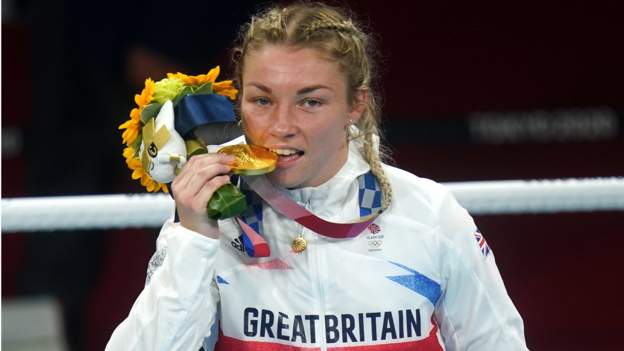 Tokyo Olympics: Lauren Price beats Li Qian to win women's middleweight boxing gold
