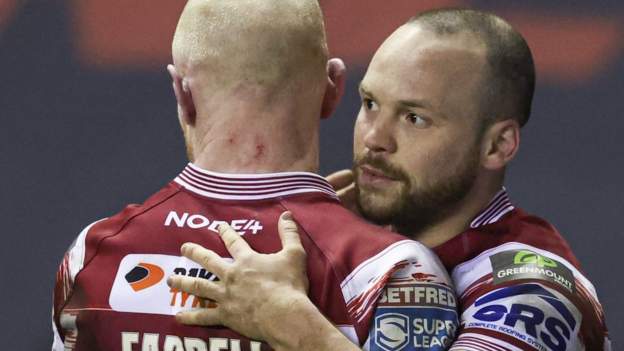 Wigan Warriors sweep aside scoreless Castleford