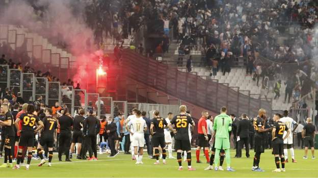 Marseille 0-0 Galatasaray: Fan violence interrupts Europa League draw