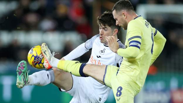 Last-gasp Paterson goal sees Swansea beat Preston