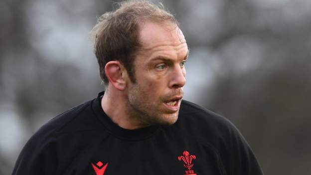 <div>Six Nations 2023: Wales player strike against England is 'last option' - Alun Wyn Jones</div>