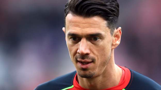 Jose Fonte: West Ham sign Southampton captain - BBC Sport