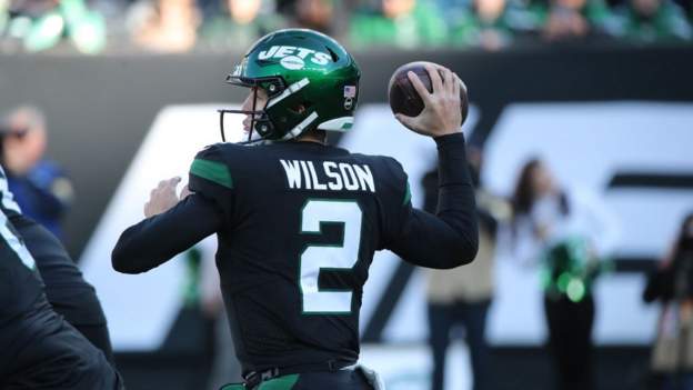 Zach Wilson: New York Jets quarterback booed off during defeat by