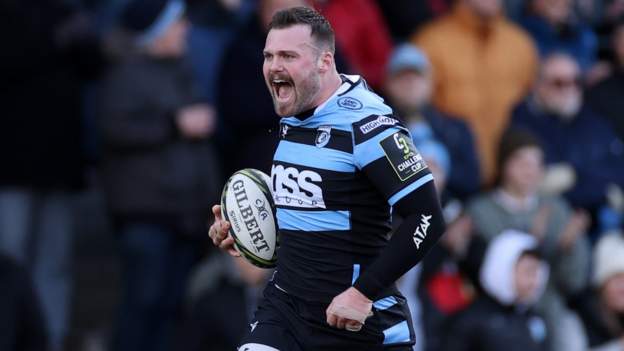 Cardiff ease through against 14-man Falcons