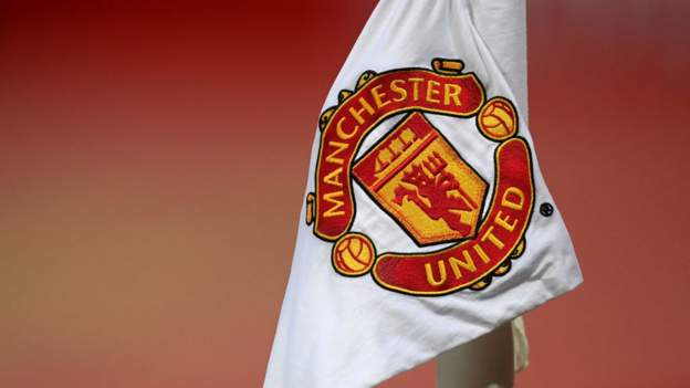 Manchester United: Club look at CCTV after bottles thrown at Diego Simeone