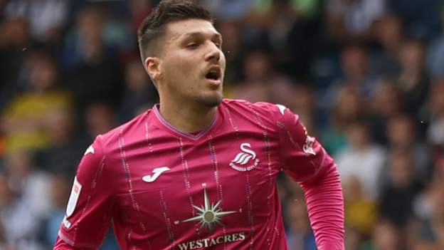 Leeds closing in on Swansea striker Piroe