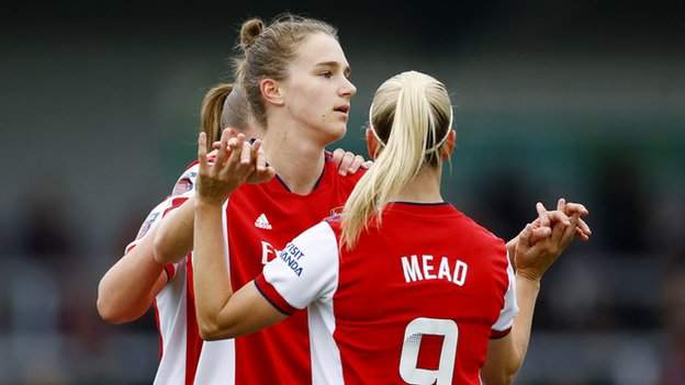 Women's Super League: Miedema scores twice as Arsenal thump Aston Villa