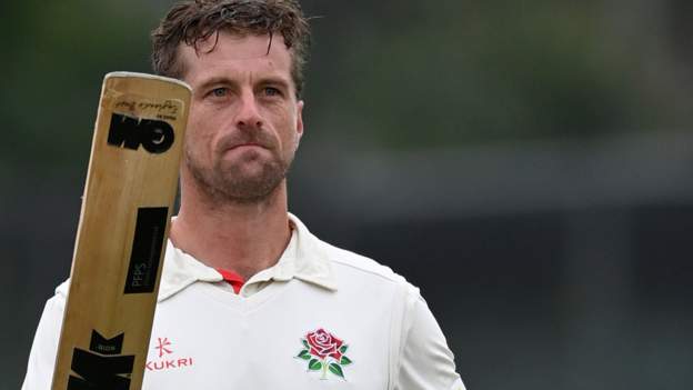 County Championship: Dramatic Lancashire victory ends Hampshire title hopes