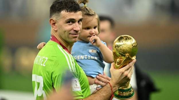 World Cup winner Martinez 'needs to adapt quickly'