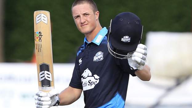 Tom Kohler-Cadmore: Worcestershire batsman wins award for fastest ...