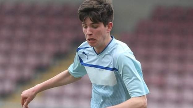 Cian Harries: Cheltenham Town bring in Coventry City defender - BBC Sport