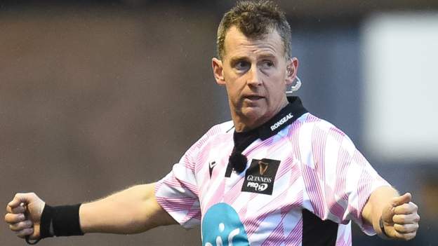 <div>Nigel Owens: Ex-Test referee fears 'difficulty' for officials over new English tackle laws</div>
