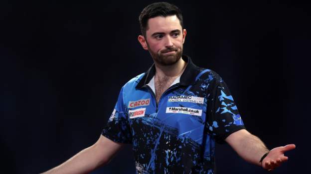 Humphries defeats Price to win first major title