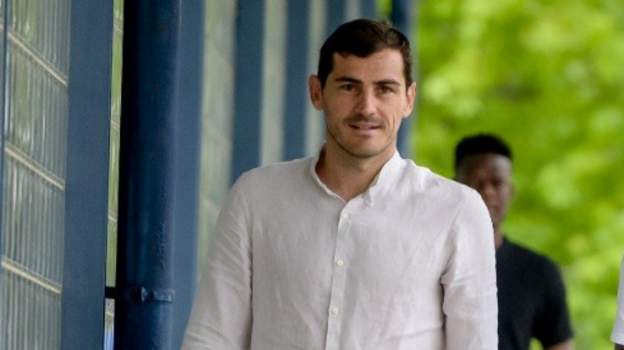 Iker Casillas: Ex-Real Madrid and Spain keeper deletes 'I'm gay' tweet and says he was hacked