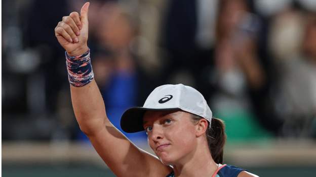 French Open 2022: Iga Swiatek beats Lesia Tsurenko, Naomi Osaka loses to Amanda Anisimova – World news