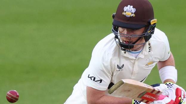 Pope battles for Surrey against Hampshire