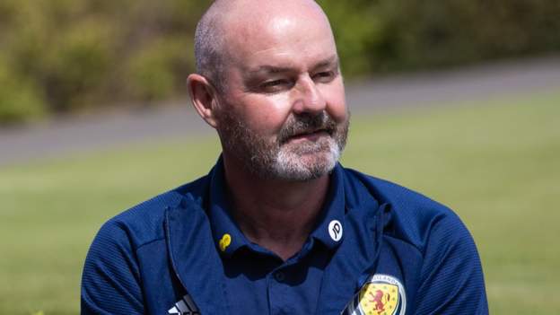 Steve Clarke: Scotland head coach extends contract &amp; revamps backroom team