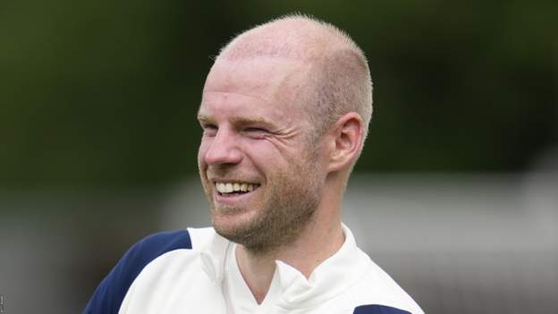Klaassen joins Inter as Jovic signs for AC Milan