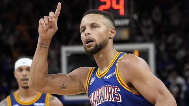 NBA: Stephen Curry scores 45 as Golden State Warriors beat Los Angeles Clippers