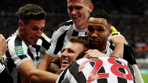 Newcastle United 2-0 Leicester City: Magpies into Carabao Cup semi-finals