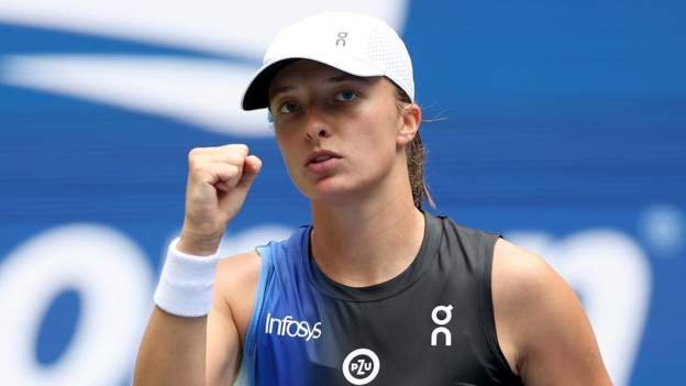 US Open 2023: Iga Swiatek cruises into second round but Maria Sakkari out
