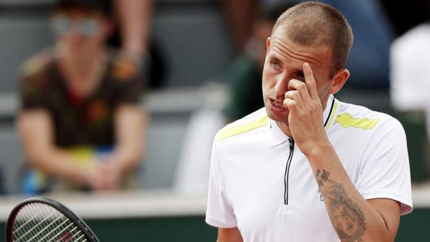 <div>French Open: Britain's Dan Evans is knocked out of Roland Garros</div>