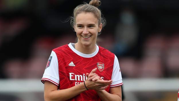 Women's Super League: Arsenal 6-1 Tottenham Hotspur - Vivianne Miedema becomes WSL record scorer with hat-trick