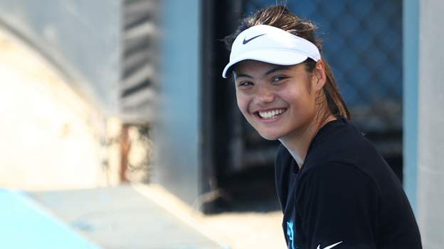 Photo of Australian Open: Emma Raduganu je po zranení členka pripravená hrať v Melbourne