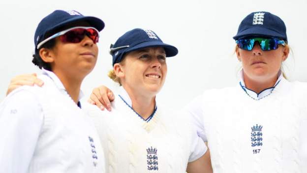 根据国际刑事法院引入的计划，英格兰女性将参加更多测试板球比赛