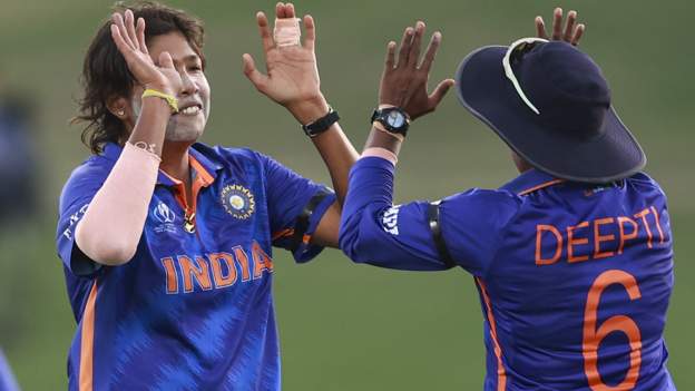 Women's World Cup: India survive scare to beat Pakistan