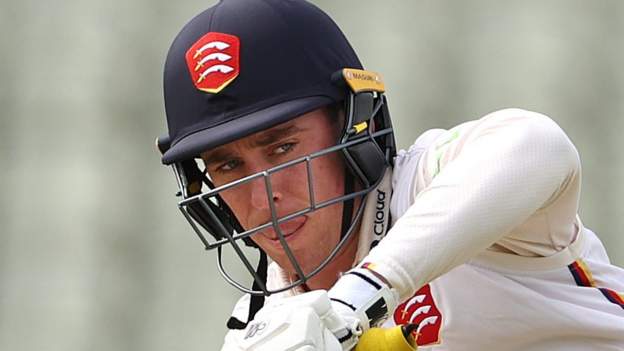 County Championship: Dan Lawrence ton helps Essex get the upper hand against Lancashire