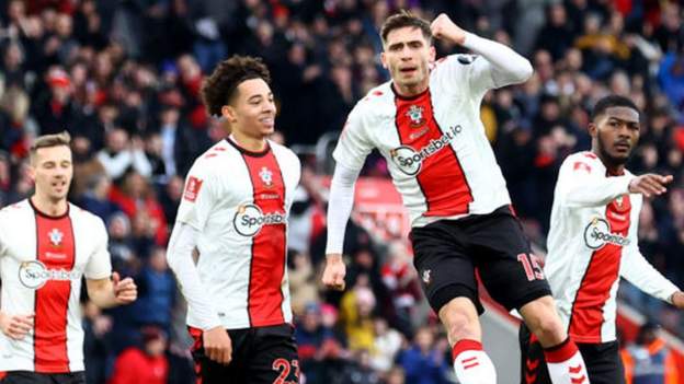 Southampton survive Blackpool fightback in FA Cup