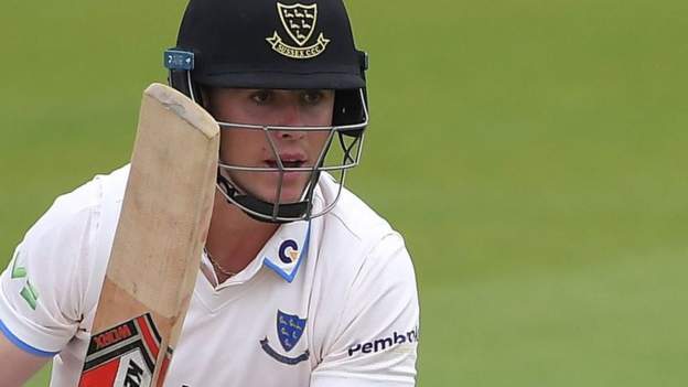 Sussex batters take control against Gloucs-ZoomTech News