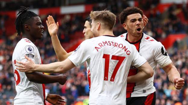 Southampton 3-3 Tottenham: Saints come from behind to earn point - BBC ...