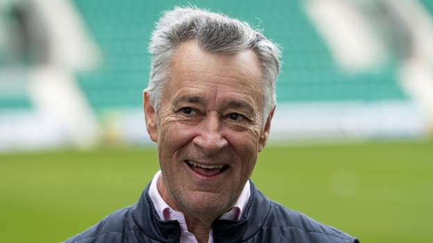Hibernian owner Gordon dies aged 68
